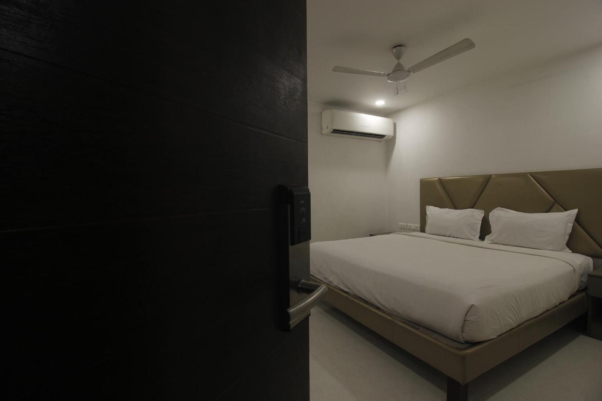 Hotel Ssr Grand Hyderabad Ngoại thất bức ảnh