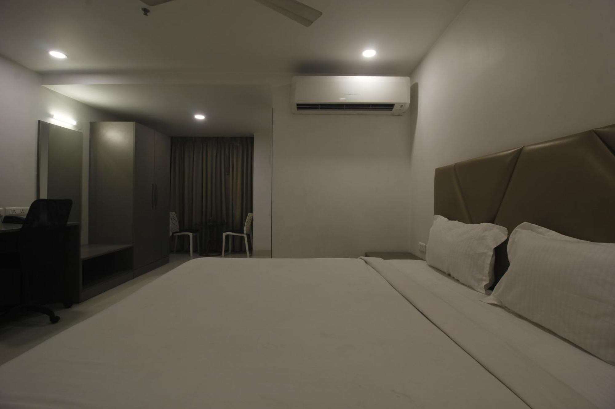 Hotel Ssr Grand Hyderabad Ngoại thất bức ảnh