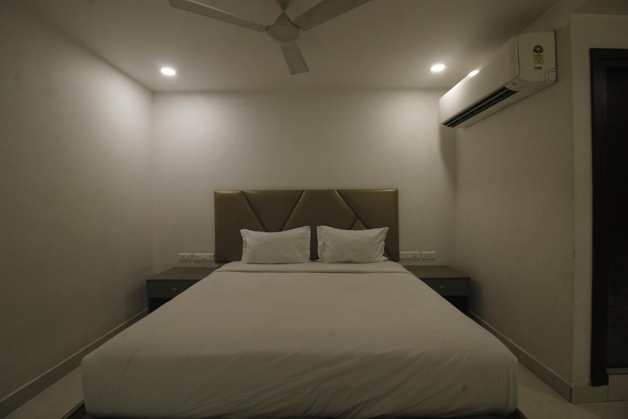 Hotel Ssr Grand Hyderabad Ngoại thất bức ảnh