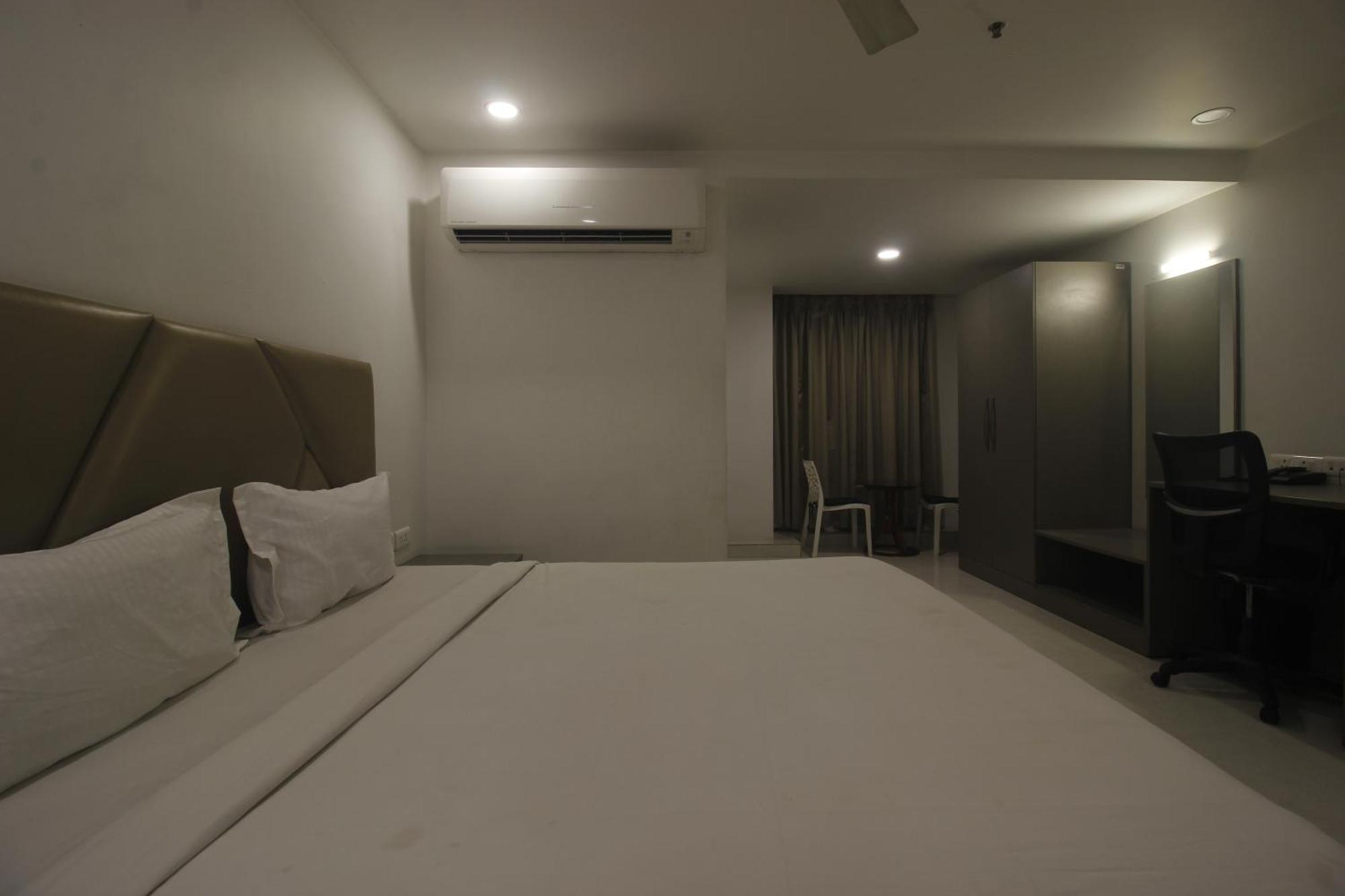 Hotel Ssr Grand Hyderabad Ngoại thất bức ảnh